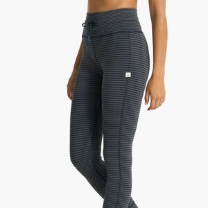 Vuori Stripe Daily Legging